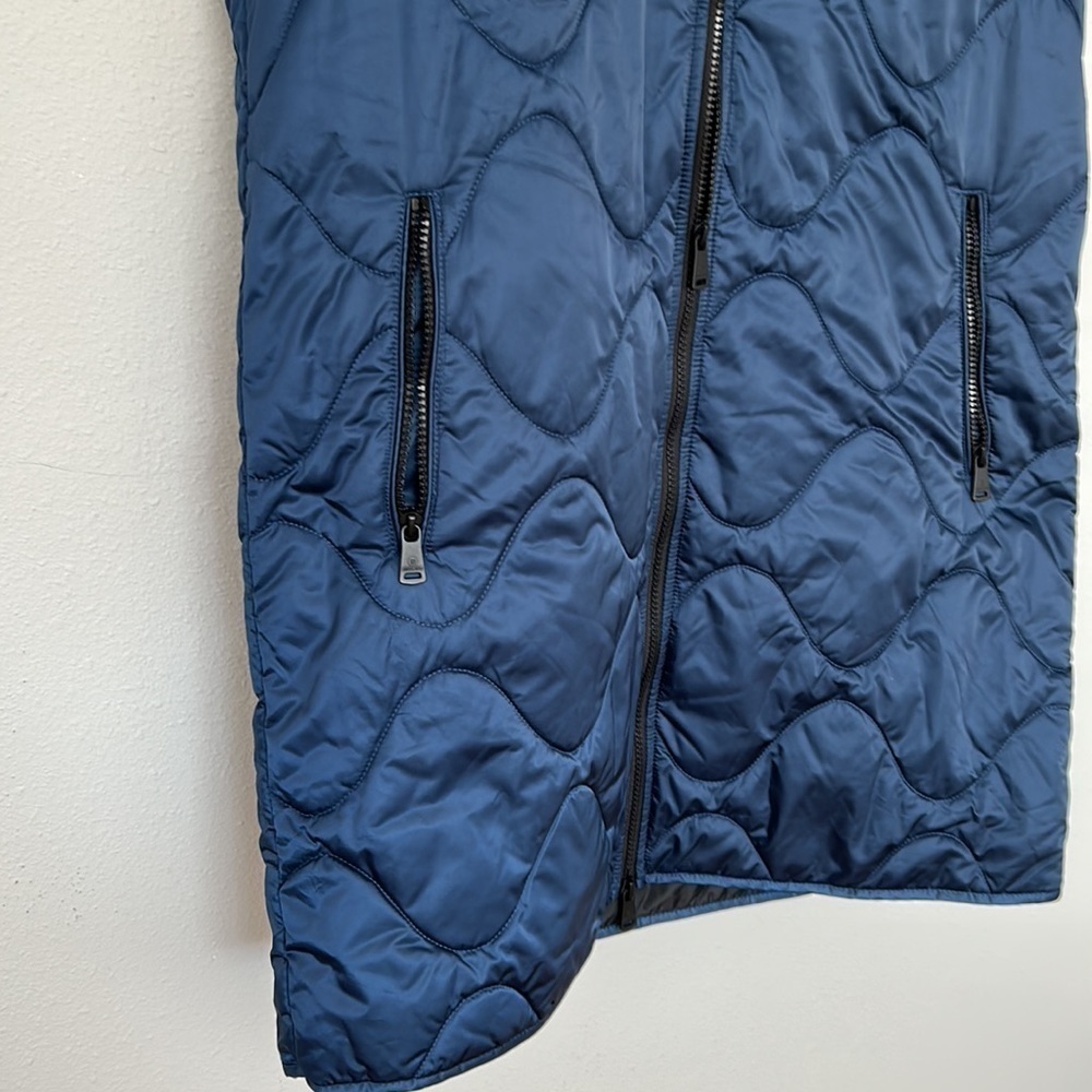 NWT Bernardo Womens longline Quilted Sleeveless vest, Royal blue/black. Size M. - Picture 8 of 12